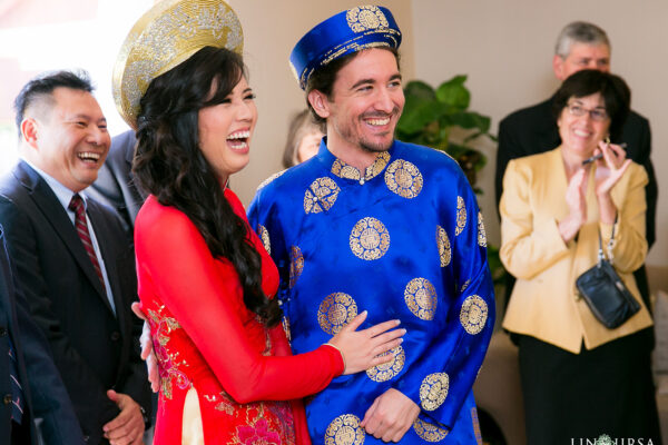 All about Vietnamese wedding costumes