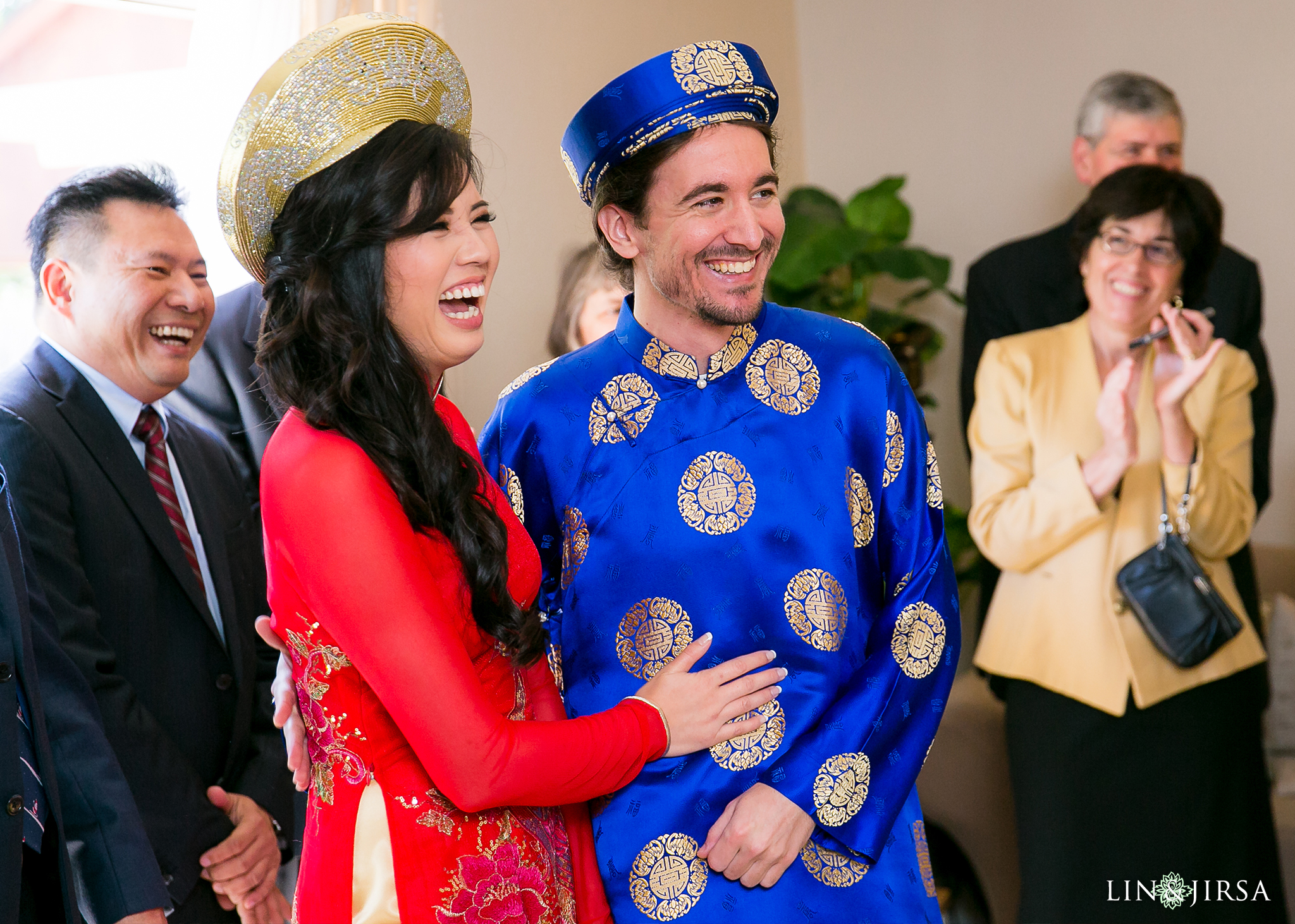 All about Vietnamese wedding costumes