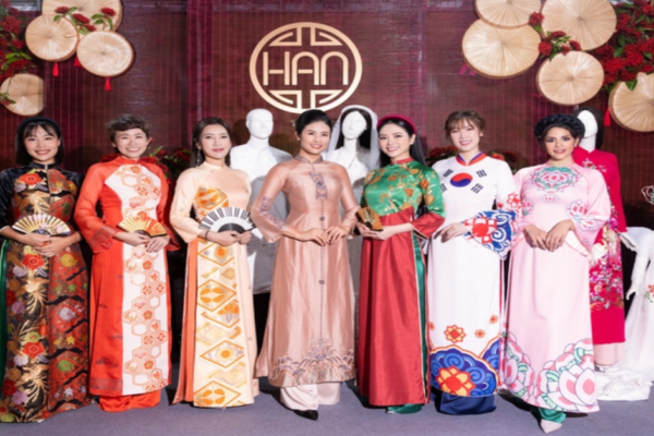 Ao dai - a national costume living with history of Vietnam