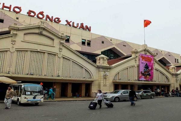 Must-try things at Dong Xuan Market