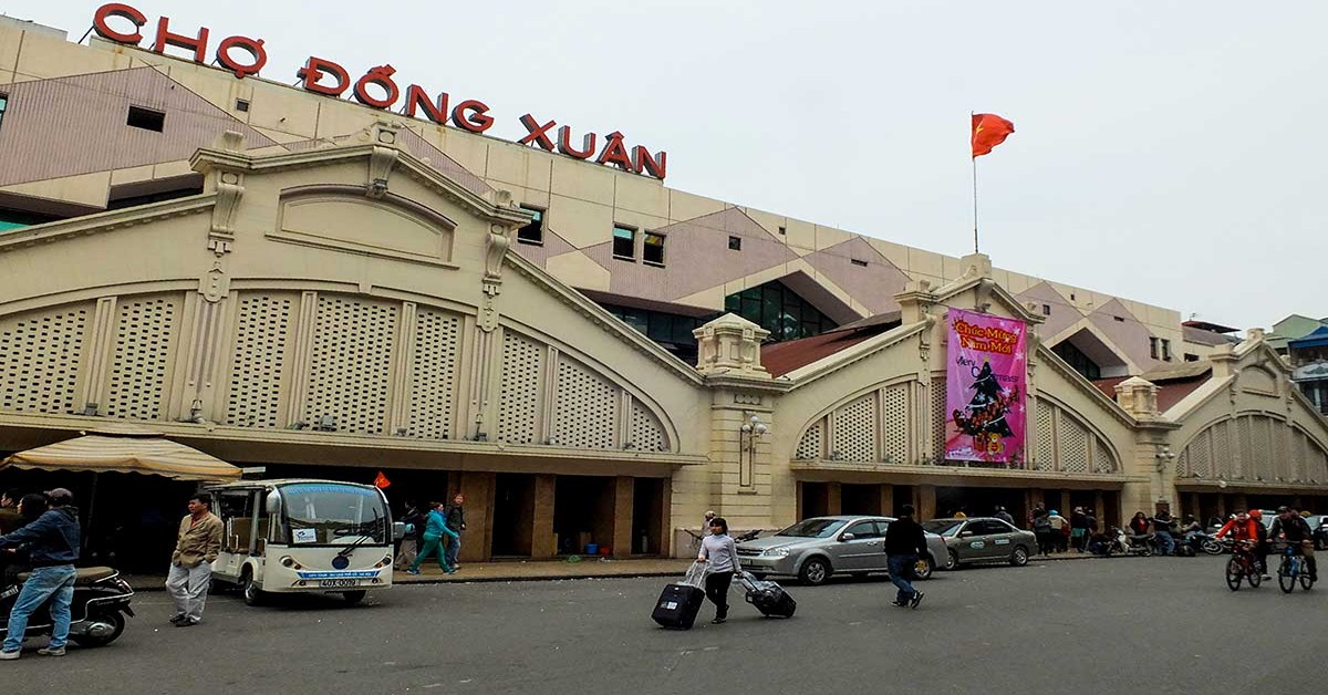 Must-try things at Dong Xuan Market