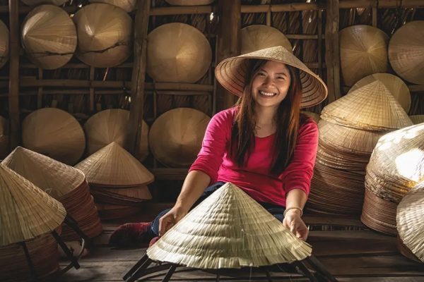 Conical hat: A timeless symbol of Vietnamese